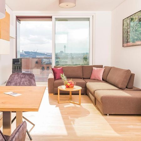Triiiple Tower Dream Apartments With Rooftop-Summer-Pool Вена Экстерьер фото