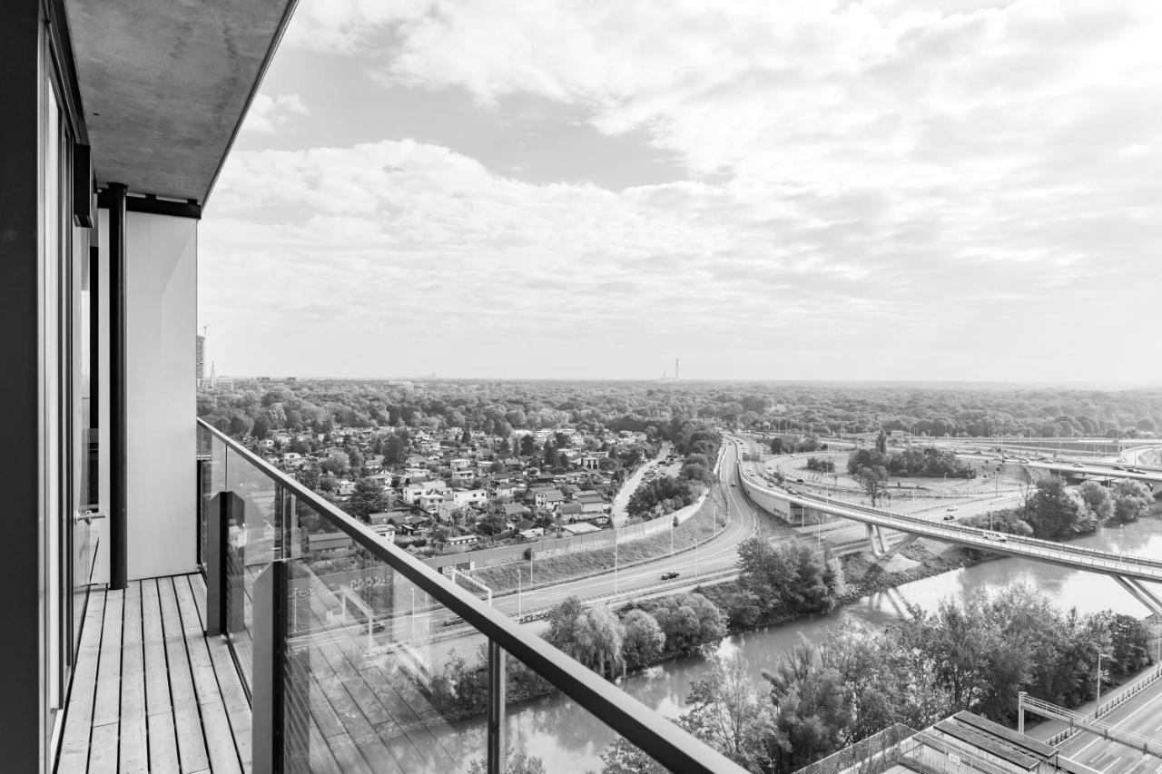Triiiple Tower Dream Apartments With Rooftop-Summer-Pool Вена Экстерьер фото