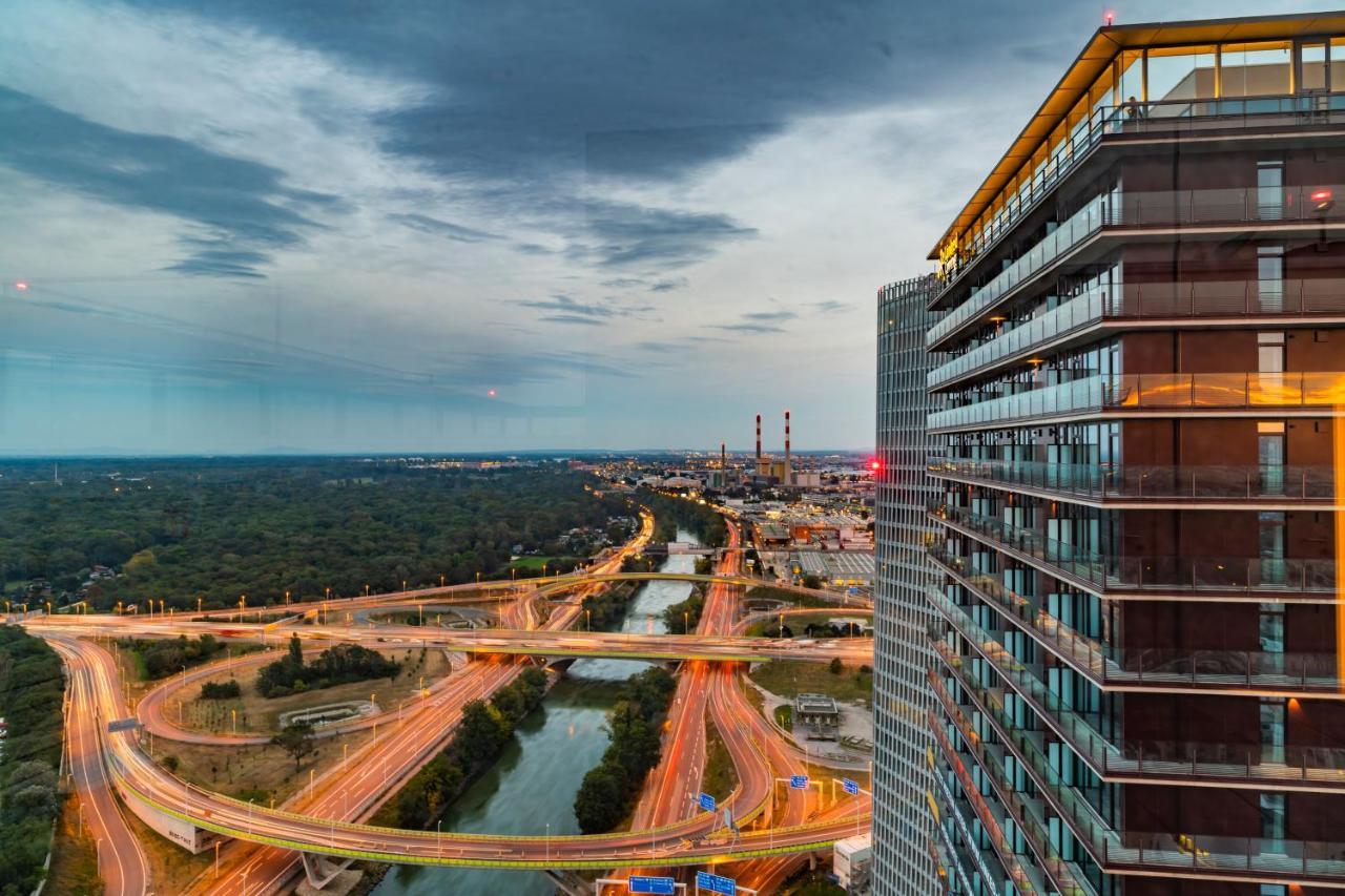 Triiiple Tower Dream Apartments With Rooftop-Summer-Pool Вена Экстерьер фото